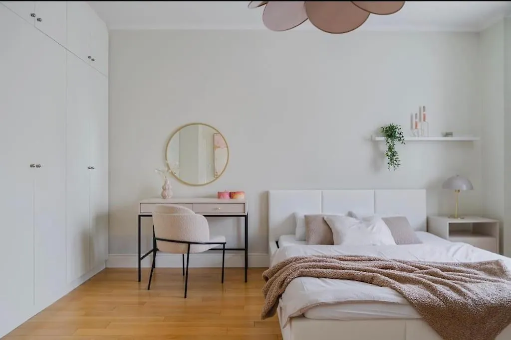Elegant Apartment Joliot-Curie30 ワルシャワ