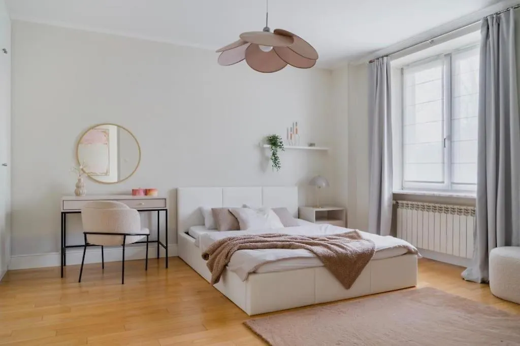 Elegant Apartment Joliot-Curie30 ワルシャワ