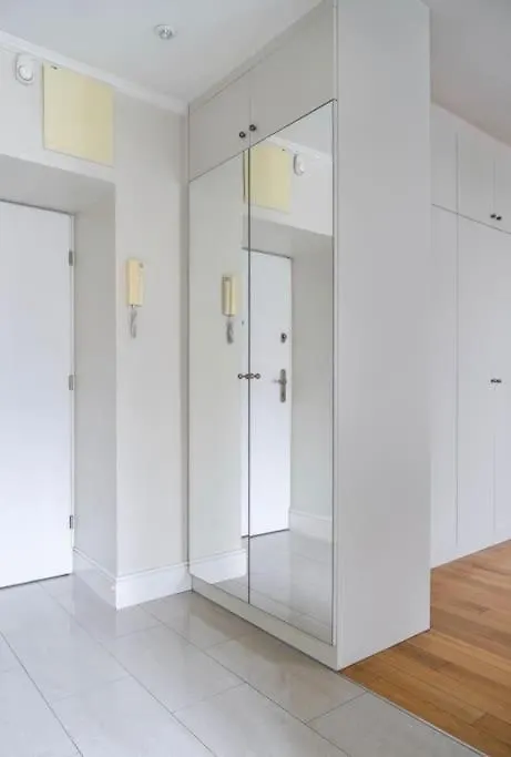 Elegant Apartment Joliot-Curie30 ワルシャワ 0*,